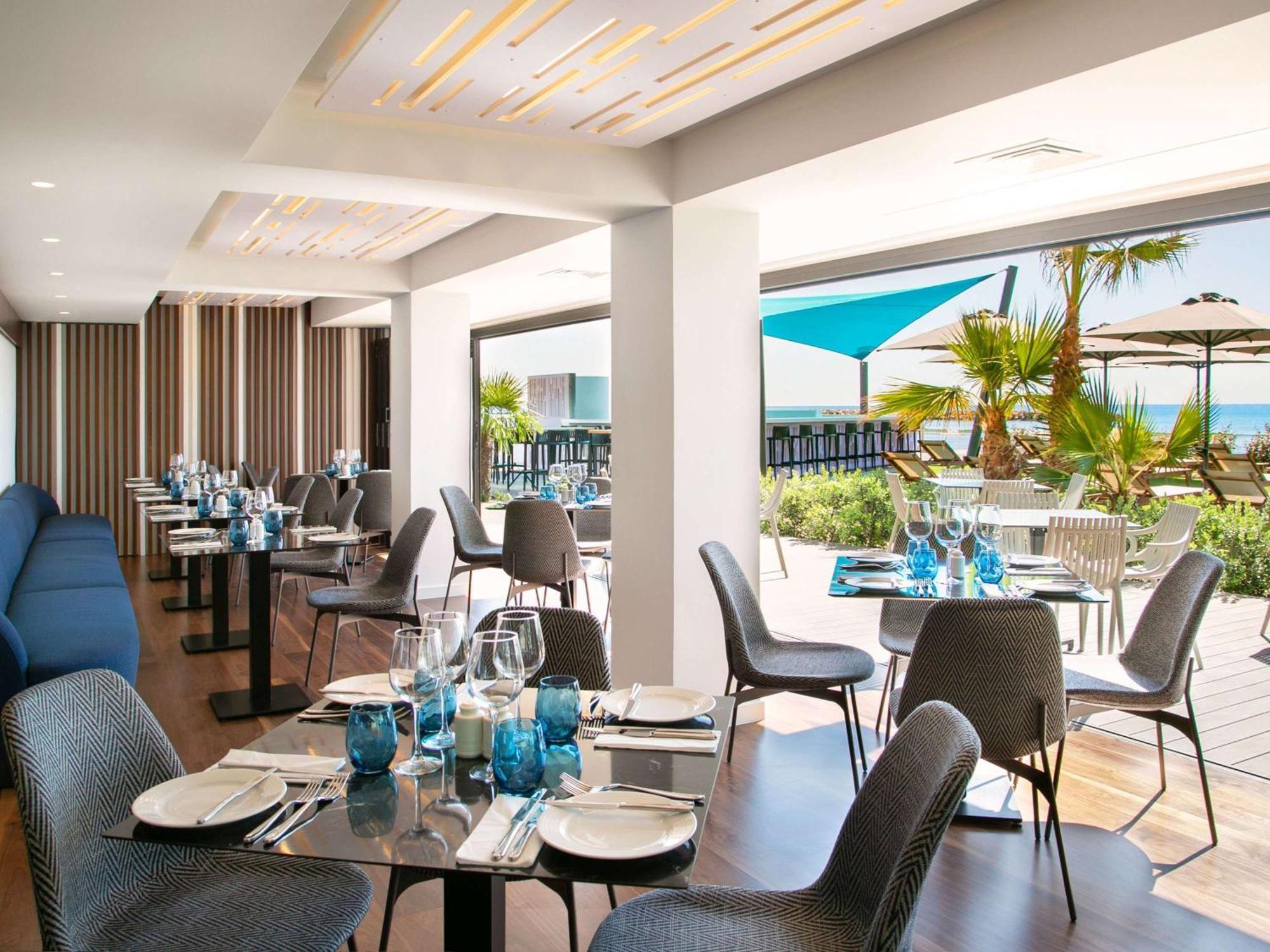 Mercure Larnaca Beach Resort Ngoại thất bức ảnh