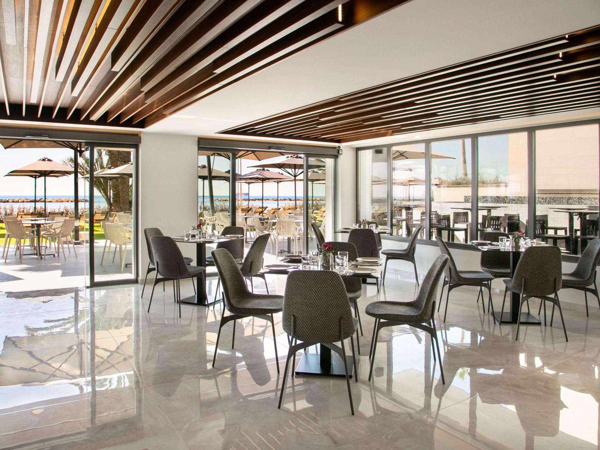 Mercure Larnaca Beach Resort Ngoại thất bức ảnh