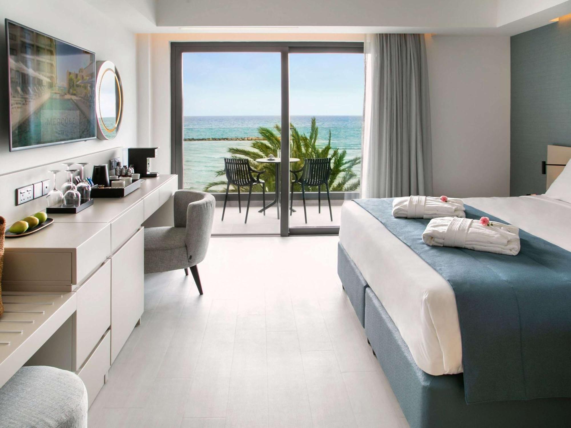Mercure Larnaca Beach Resort Ngoại thất bức ảnh