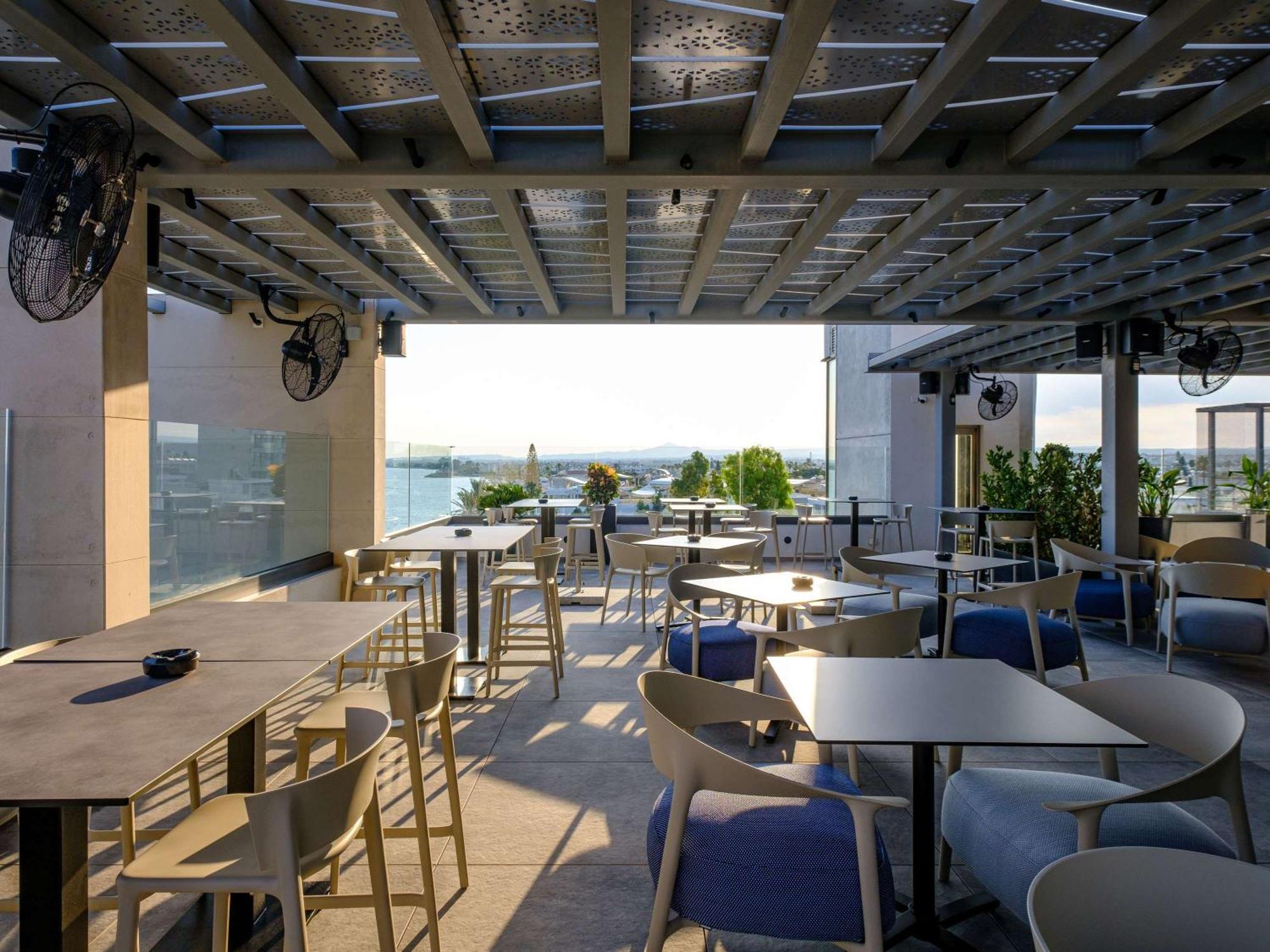 Mercure Larnaca Beach Resort Ngoại thất bức ảnh